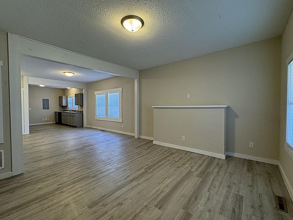 2nd image of 1132 W Division Street