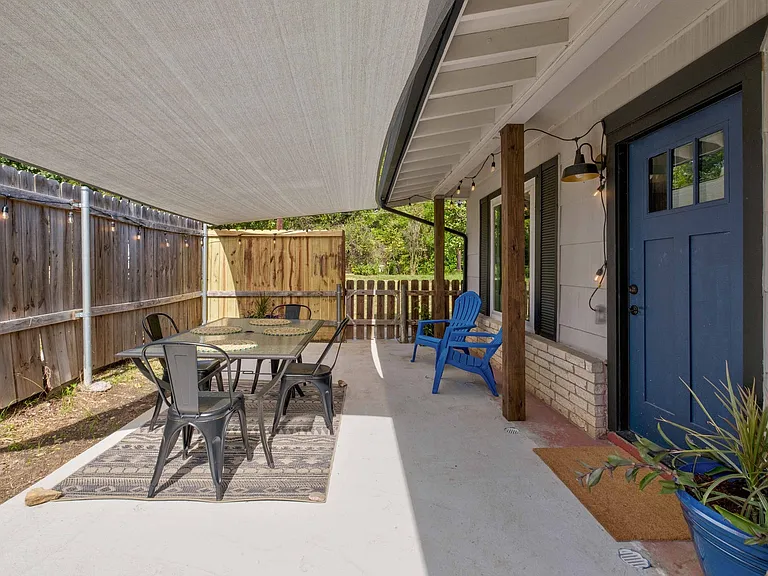1911 Miles Ave — Photo 14