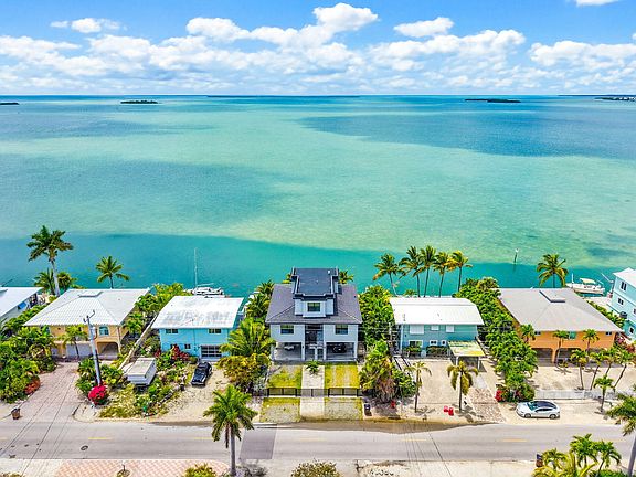 5th image of 270 Caribbean Dr E