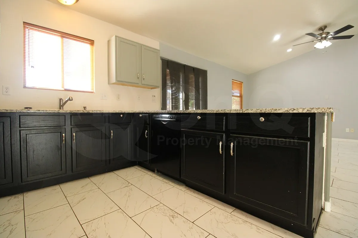 4 bed, 2.0 bath, 1738 sqft, $1,850 — Photo 3