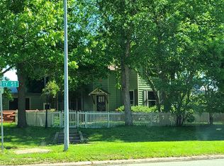414 Liberty St, Pella, IA 50219