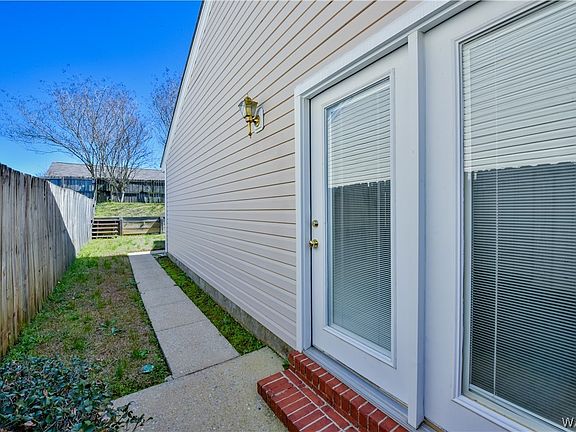 3rd image of 8619 Inverness Ln