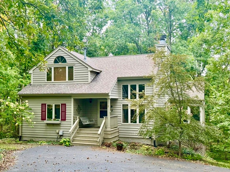 1st image of 2 Russett Ln