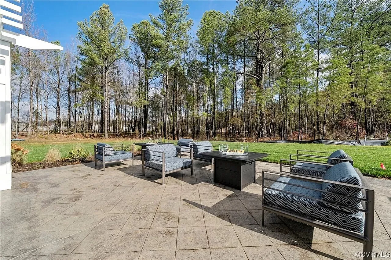 3 bed, 2.5 bath, 2478 sqft, $2,500 — Photo 3