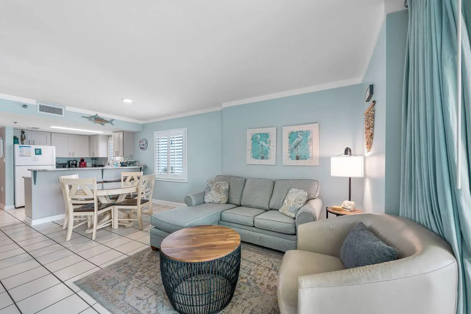 2 bed, 2.0 bath, 957 sqft, $3,539 — Photo 2