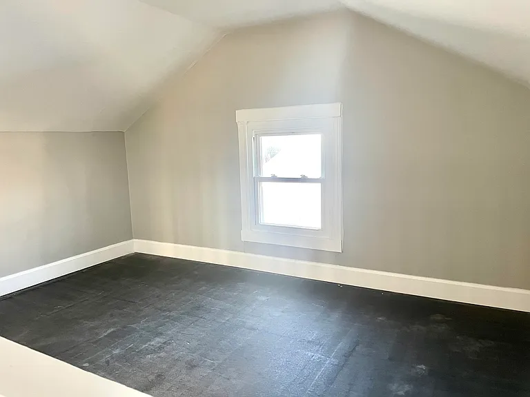 120 Clyde St — Photo 5