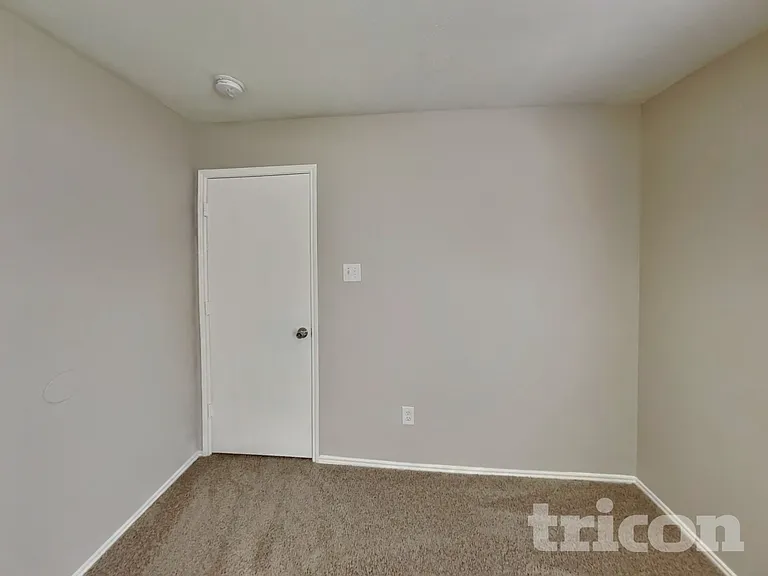 1403 Glens Ferry Ln — Photo 14