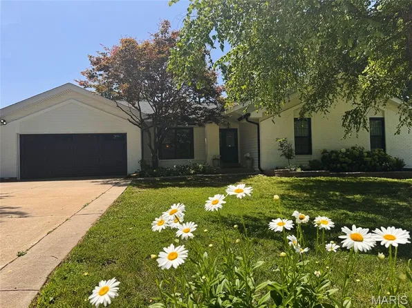 60 Park Charles Blvd N, Saint Peters, MO 63376