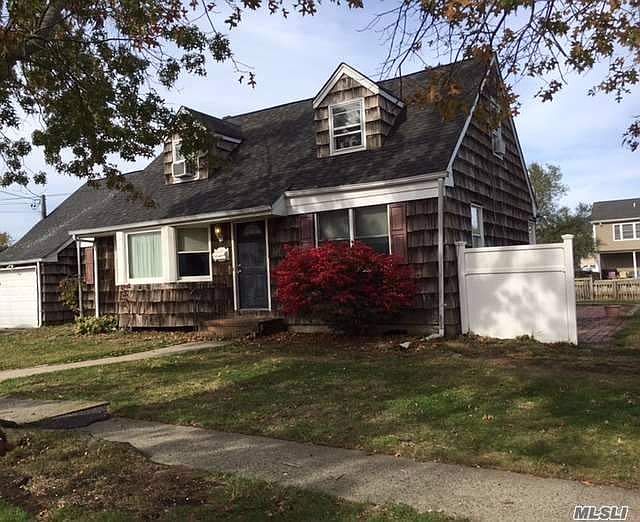 3739 Niami St, Seaford, NY 11783 | Zillow