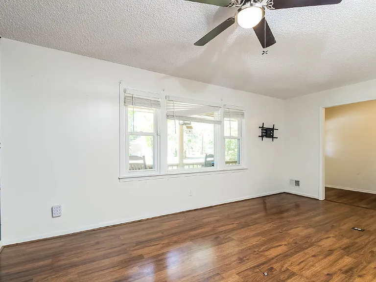 9424 Highgate Rd — Photo 11