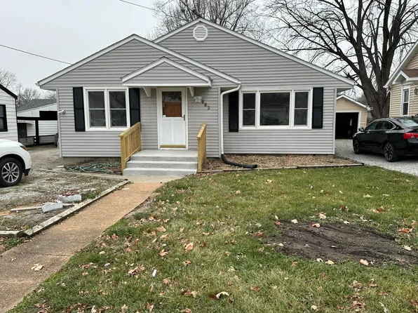 663 N Benton Ave, Marshall, MO 65340