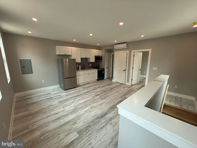 2623 Poplar St #2 — Photo 9