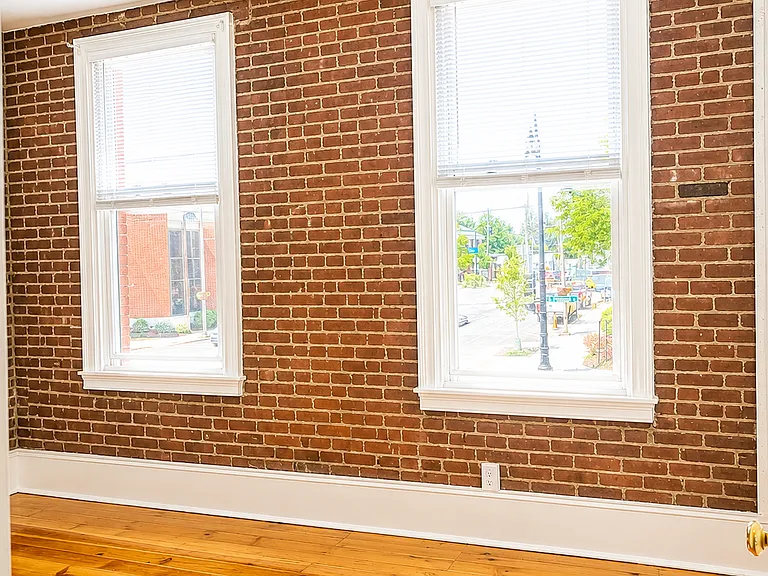 15 N Pleasant St #2S — Photo 2