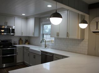 6037 Farmleigh Dr, Indianapolis, IN 46220