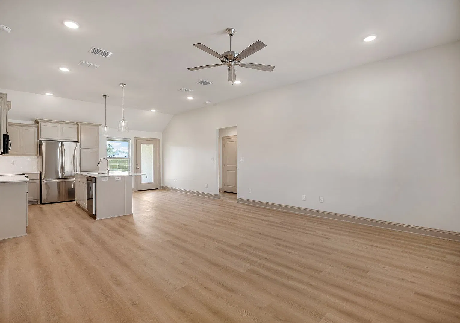 3198 Dogwood Park Ct. — Photo 4