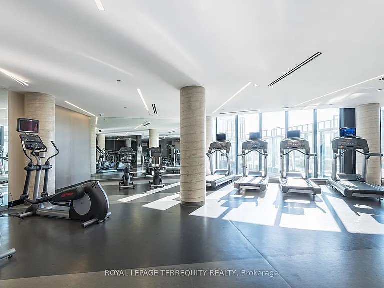 49 E Liberty St #1802 — Photo 30