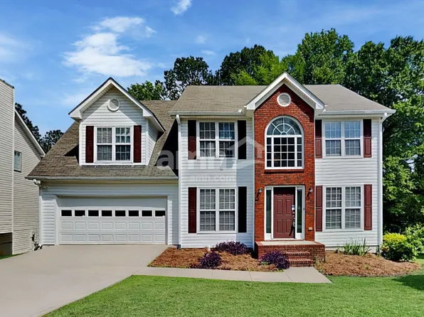 881 Simon Park Cir, Lawrenceville, GA 30045