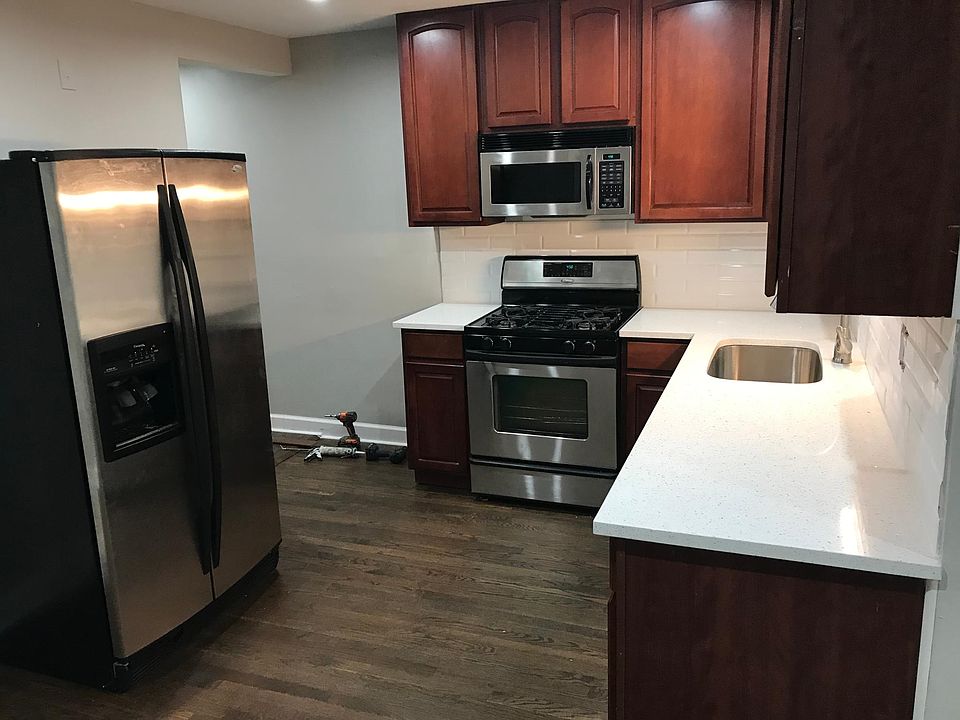 1st image of 2827 W Summerdale Ave APT 2E