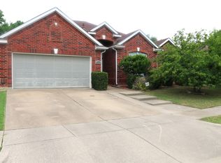 3431 Parham Dr, Grand Prairie, TX 75052