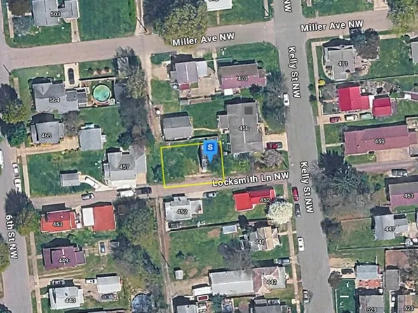 458 Kelly St NW, New Philadelphia, OH 44663