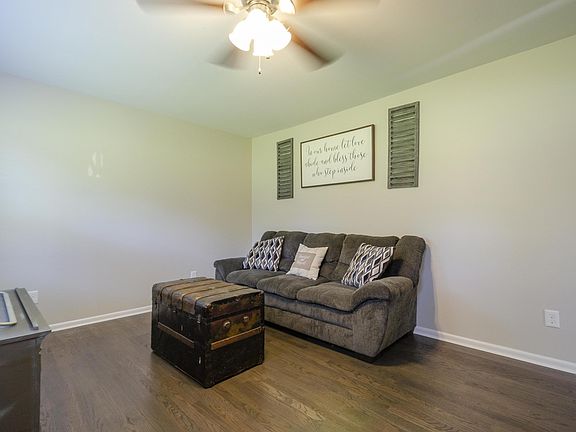 2nd image of 961 Norbourne Ave