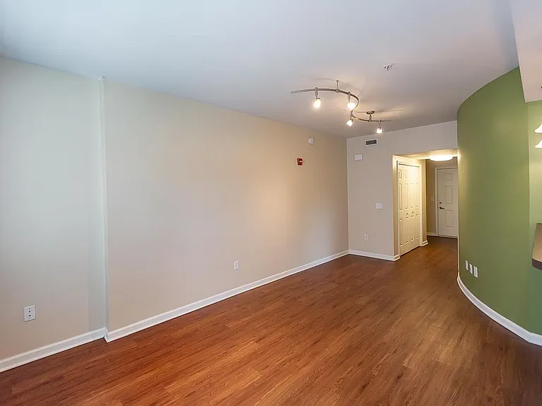 Morton Mansions Apartments — Photo 20