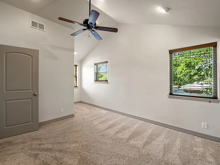 1275 S Clayton St — Photo 30