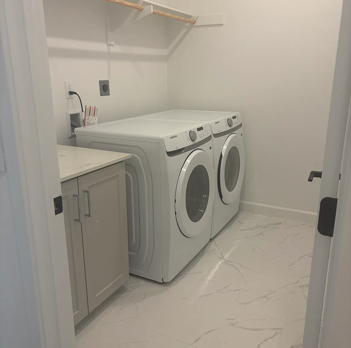 3 bed, 2.5 bath, 1609 sqft, $3,900 — Photo 3