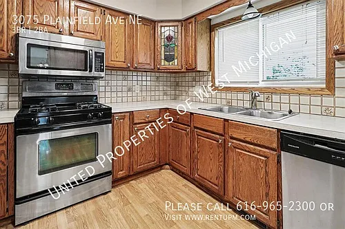 3075 Plainfield Ave NE Photo 1