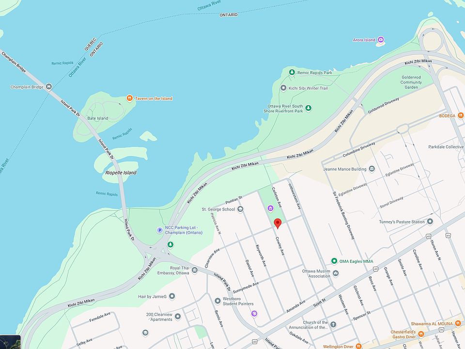 Short walk to Ottawa River. Proximity to shops, Ontario-Quebec Champlain Bridge, downtown Ottawa, Queensway.