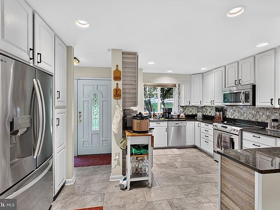 4th image of 4003 Milldale Ct