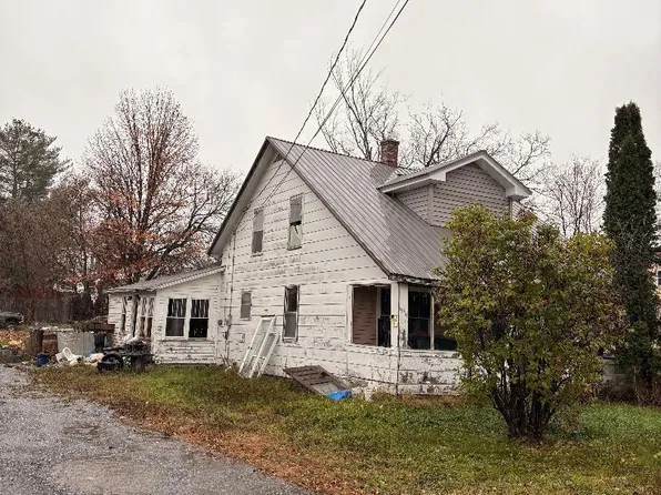 8 Pleasant Street, Washburn, ME 04786