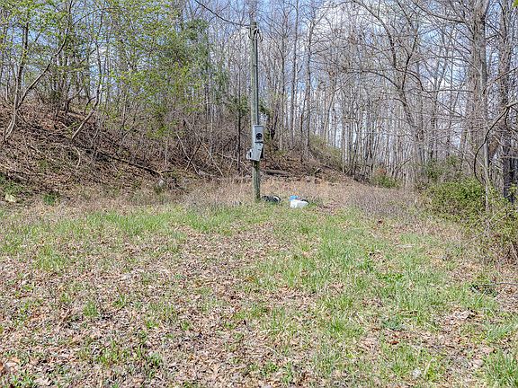 24th image of 645 State Highway 173