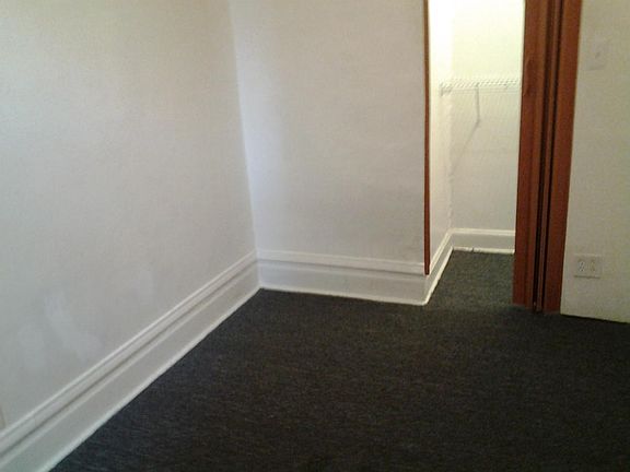 5th image of 2253 W North Ave #1