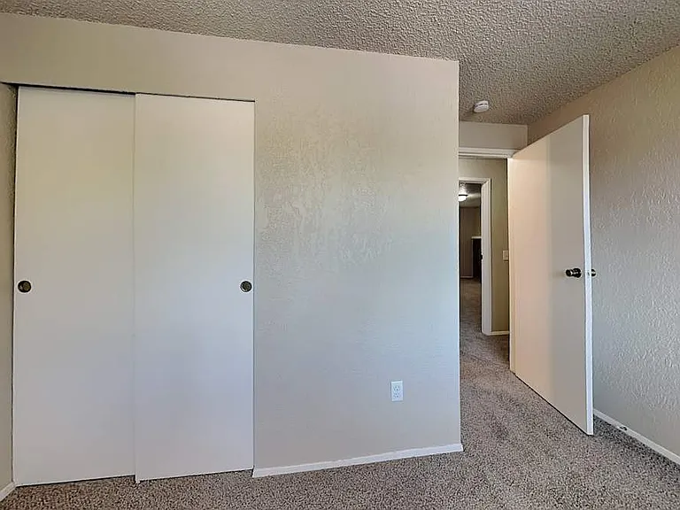 5123 S 302nd Pl — Photo 2