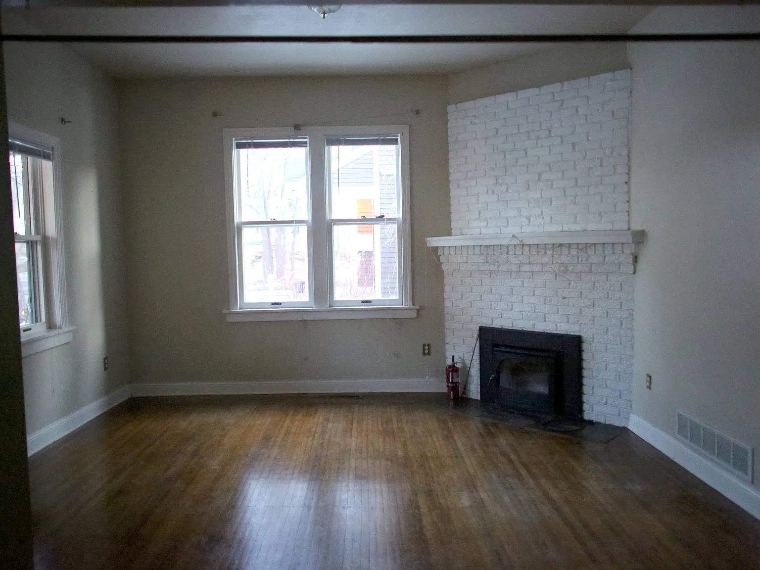 Victorian Duplex: 2 beds/ 1 bath — Photo 3