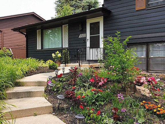 Beautifully front yard