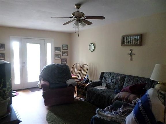 5th image of 902 W 21st St