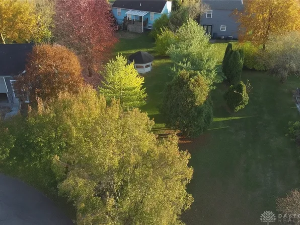 4010 Laguna Rd, Dayton, OH 45426