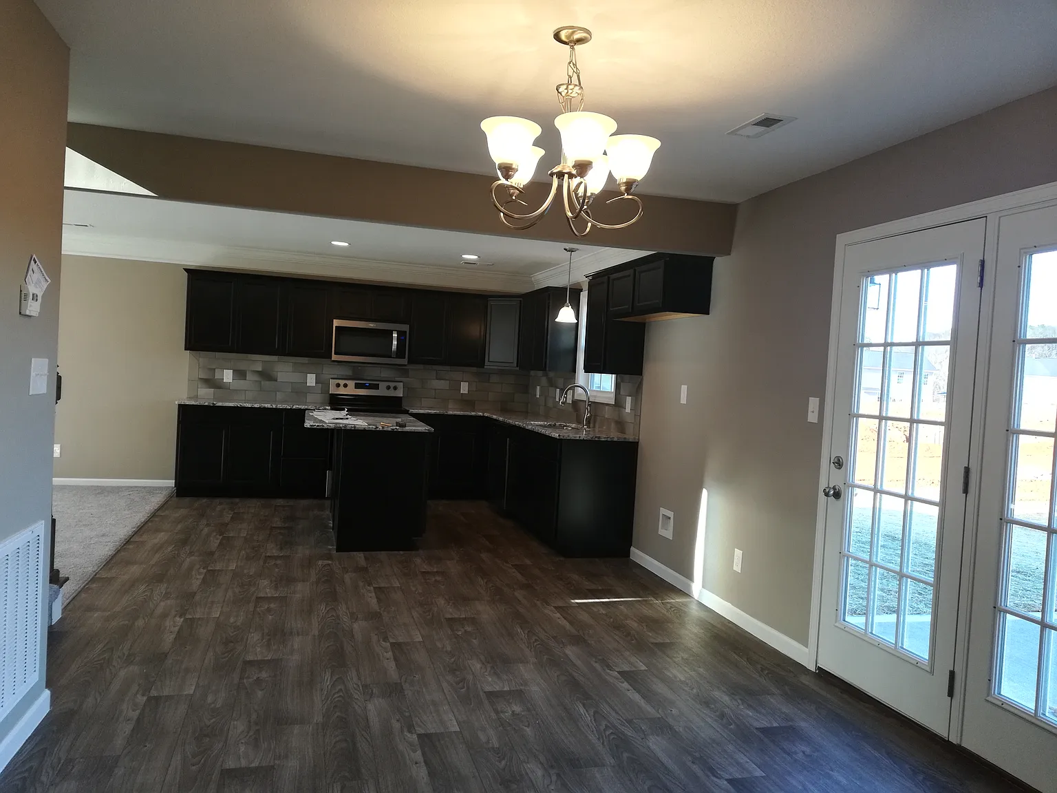 4 bed, 2.5 bath, 2159 sqft, $2,600 — Photo 4