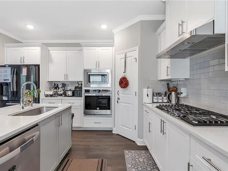 2627 Chase Rdg — Photo 10