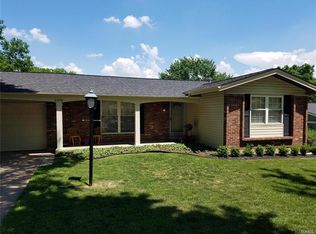 2576 Westrick Dr, Maryland Heights, MO 63043