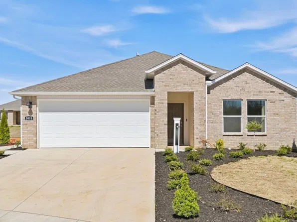 3151 Laredo Ln, Centerton, AR 72736
