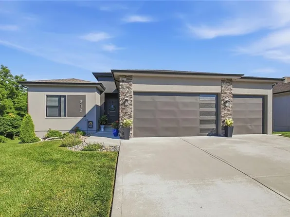312 Cold Water Ln, Raymore, MO 64083