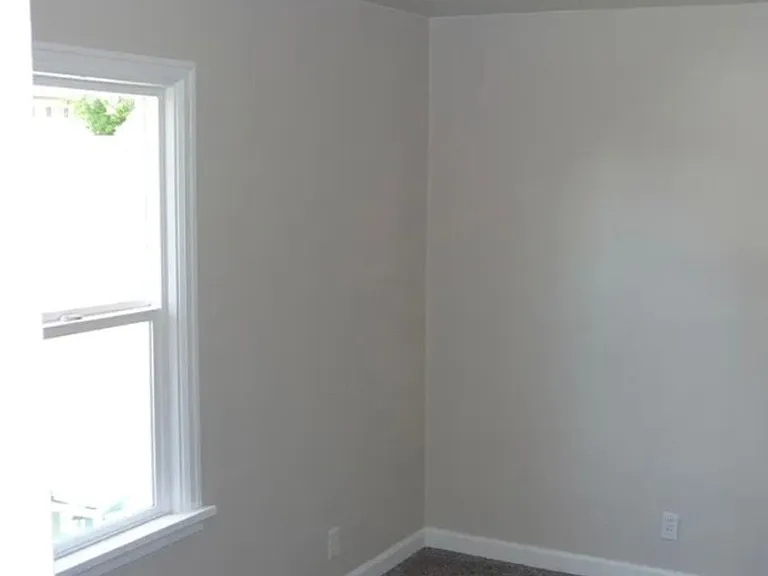 634 23rd St NE — Photo 4