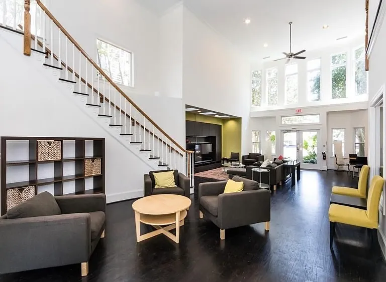 525 N Graham St — Photo 34