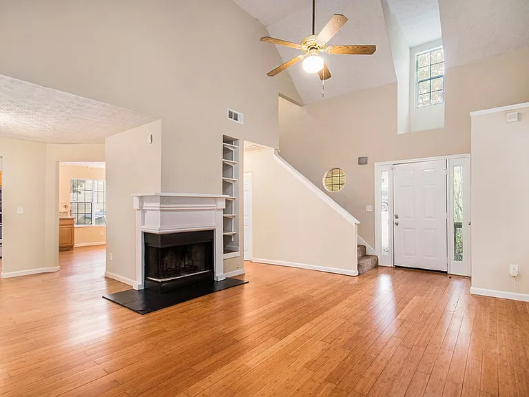 6509 Eastbriar Dr — Photo 4