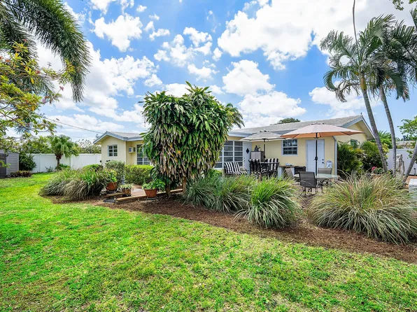2741 NE 52nd Street, Lighthouse Point, FL 33064