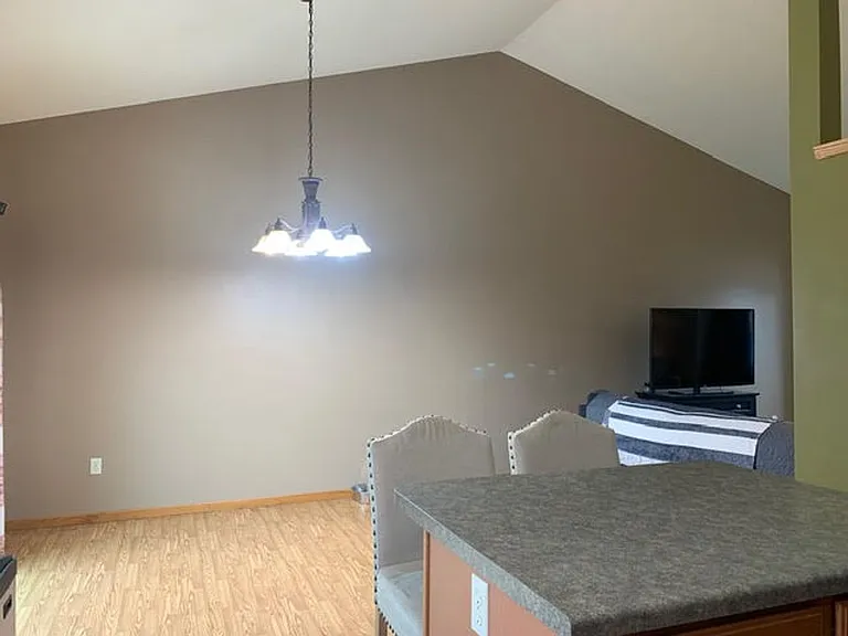 2909 W Frank St — Photo 3