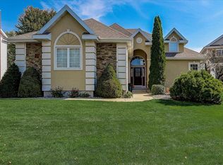 905 Sunset Bay, Waunakee, WI 53597